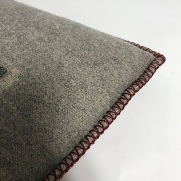 LOUIS VUITTON M70337 logo pillow interior cushion wool / Cashmere - Picture 3 of 11